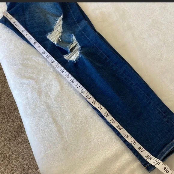 Frame Le Garçon Distressed Boyfriend Jeans - Picture 10 of 10